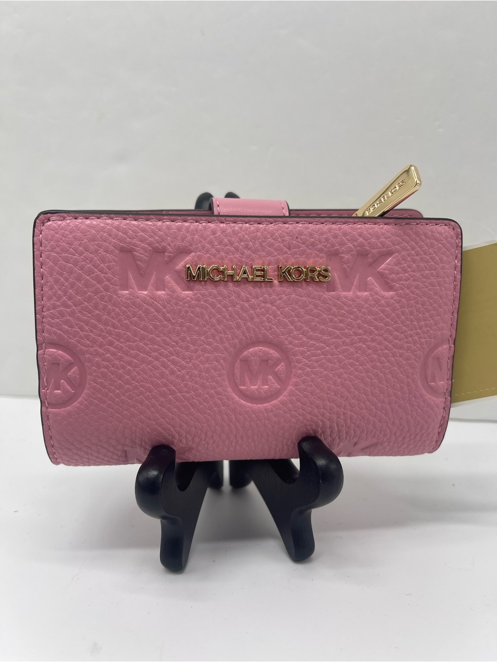 Michael KORS Jet Set Travel Md Zip CN Logo Debossed Bifold Wallet
Carnation 
NWT